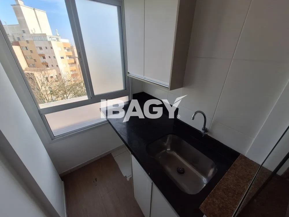 Apartamento moderno con 3 dormitorios y cocina abierta — photo 5