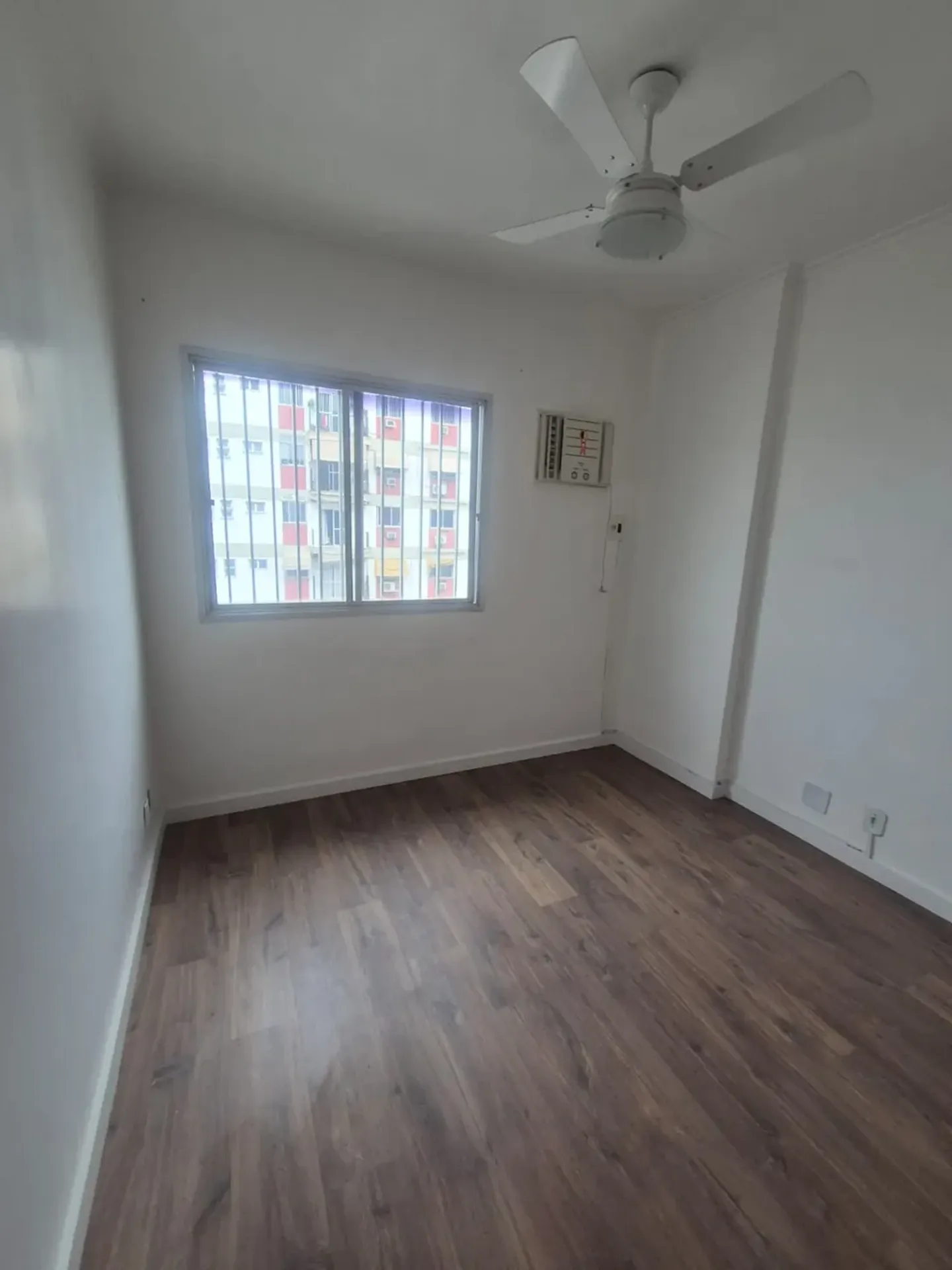 Departamento en piso 9 con piso de madera o laminado — photo 4
