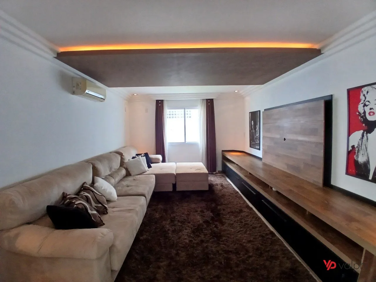 4-bedroom house with a grill on the balcony — photo 14