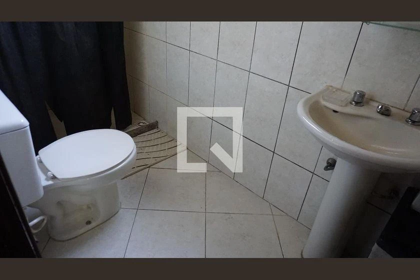Облаштований будинок 245 м² з 4 спальнями та грилем на балконі — photo 14