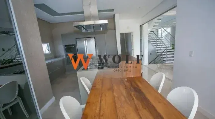 Condominium house for rent with 4 bedrooms and 580 m²