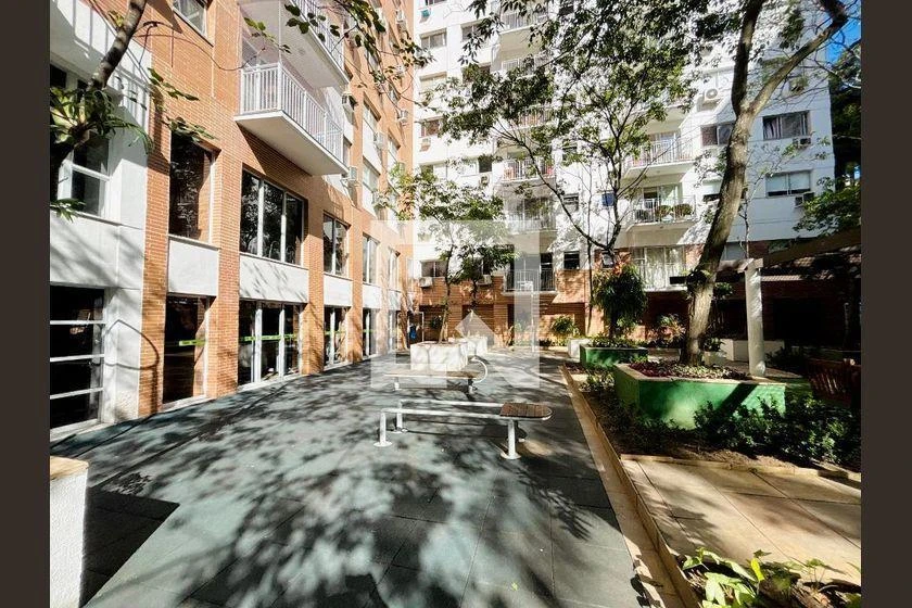 1-bedroom apartment with an open kitchen and balcony — photo 34