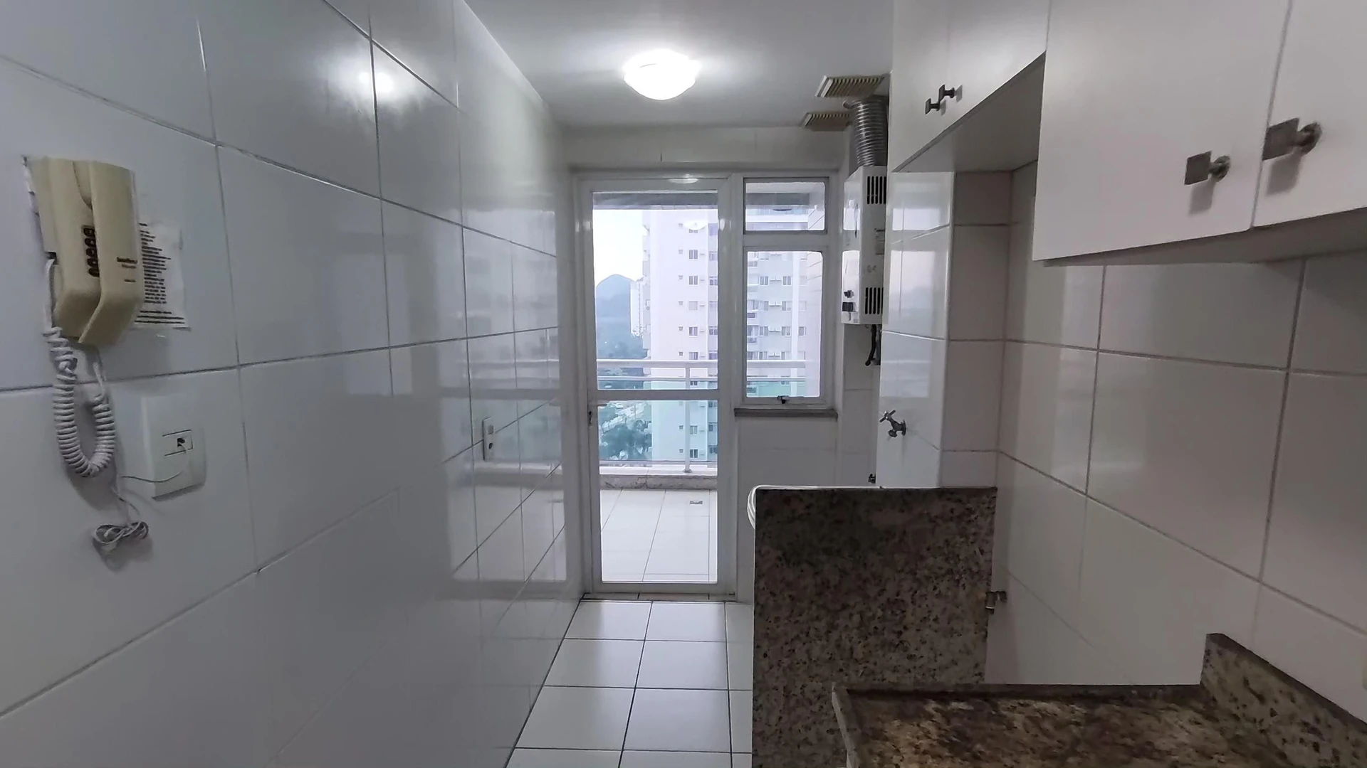 3-bedroom apartment with a mountain view — photo 43