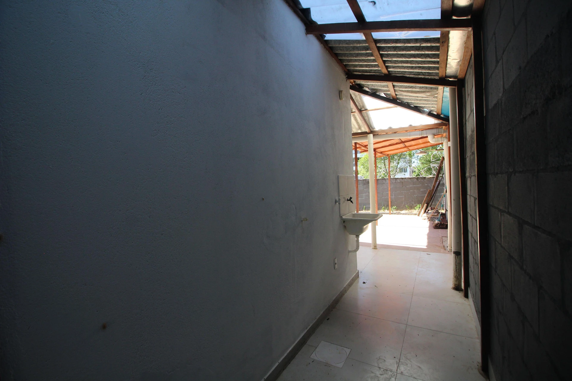 House with 4 bedrooms, 2 bathrooms and private garden — photo 48