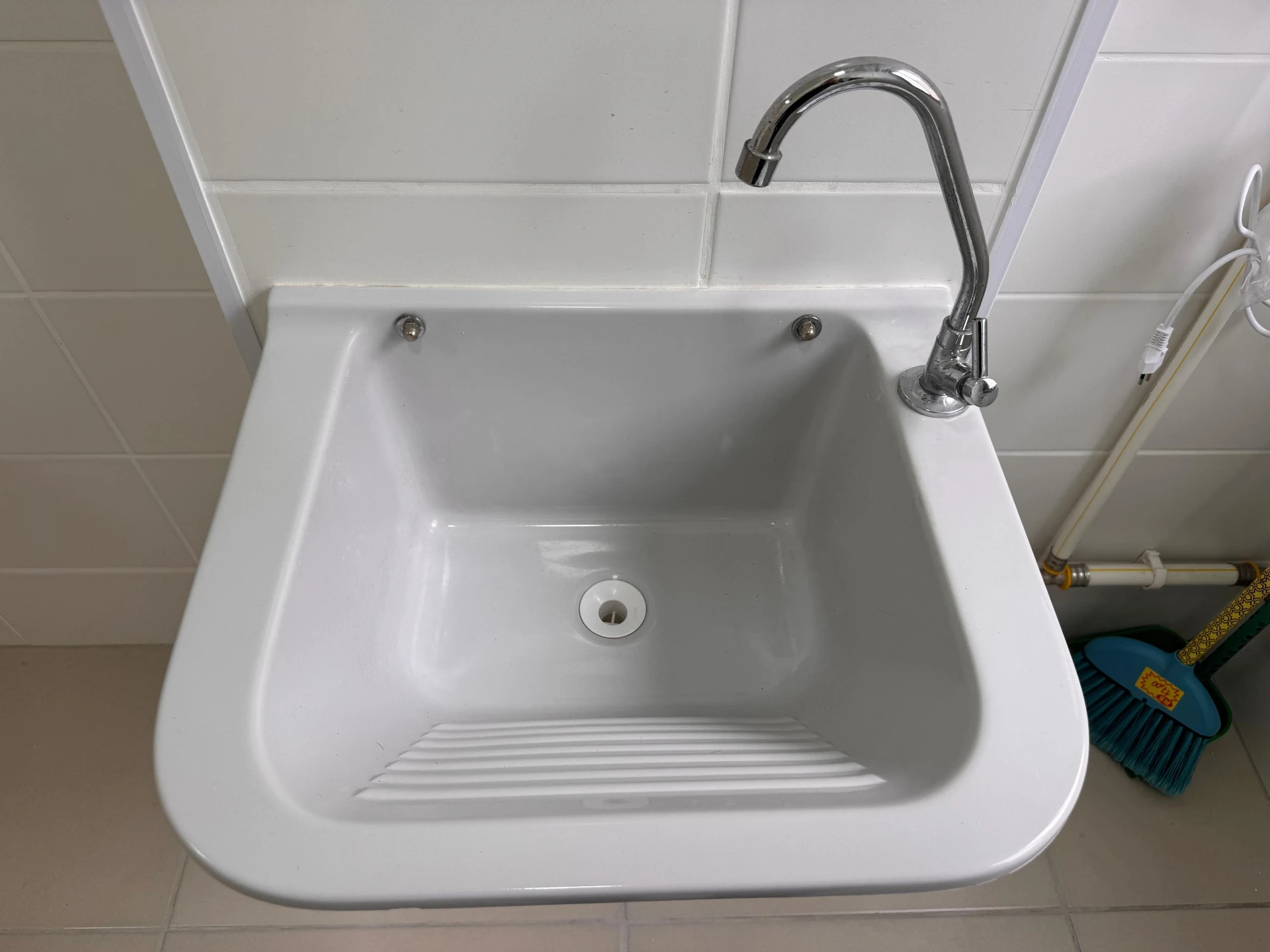 Apartamento sem mobília com 2 quartos e varanda — photo 27