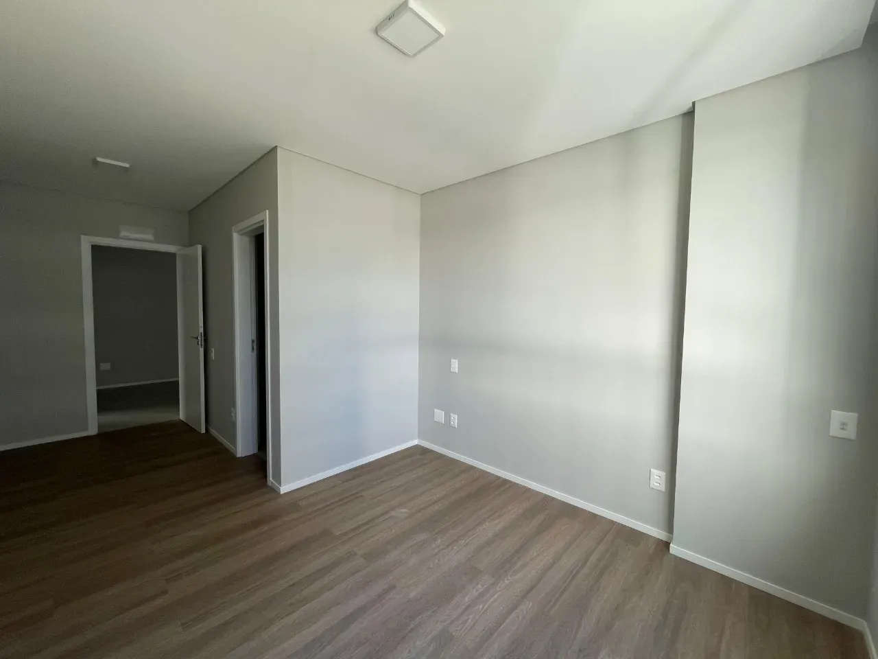 Apartamento de 139 m² con 3 suites y 2 plazas de parking — photo 3