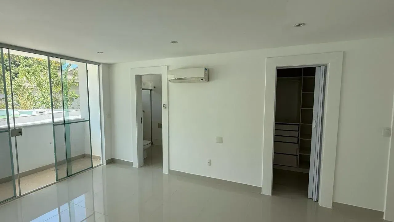 Casa com 5 quartos e 5 banheiros, 900 m² — photo 13