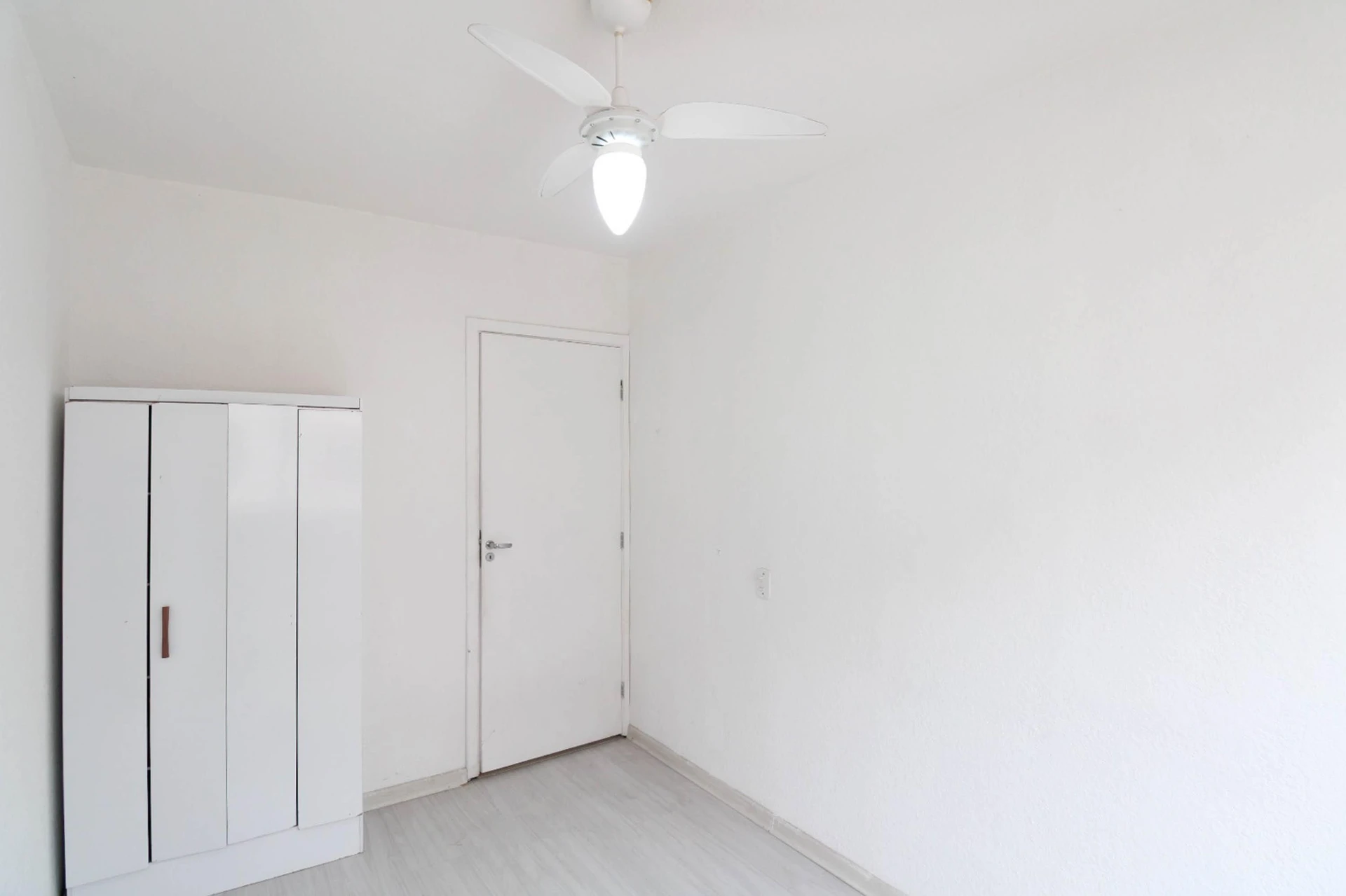Rental apartment with 2 bedrooms and 1 parking space — photo 32