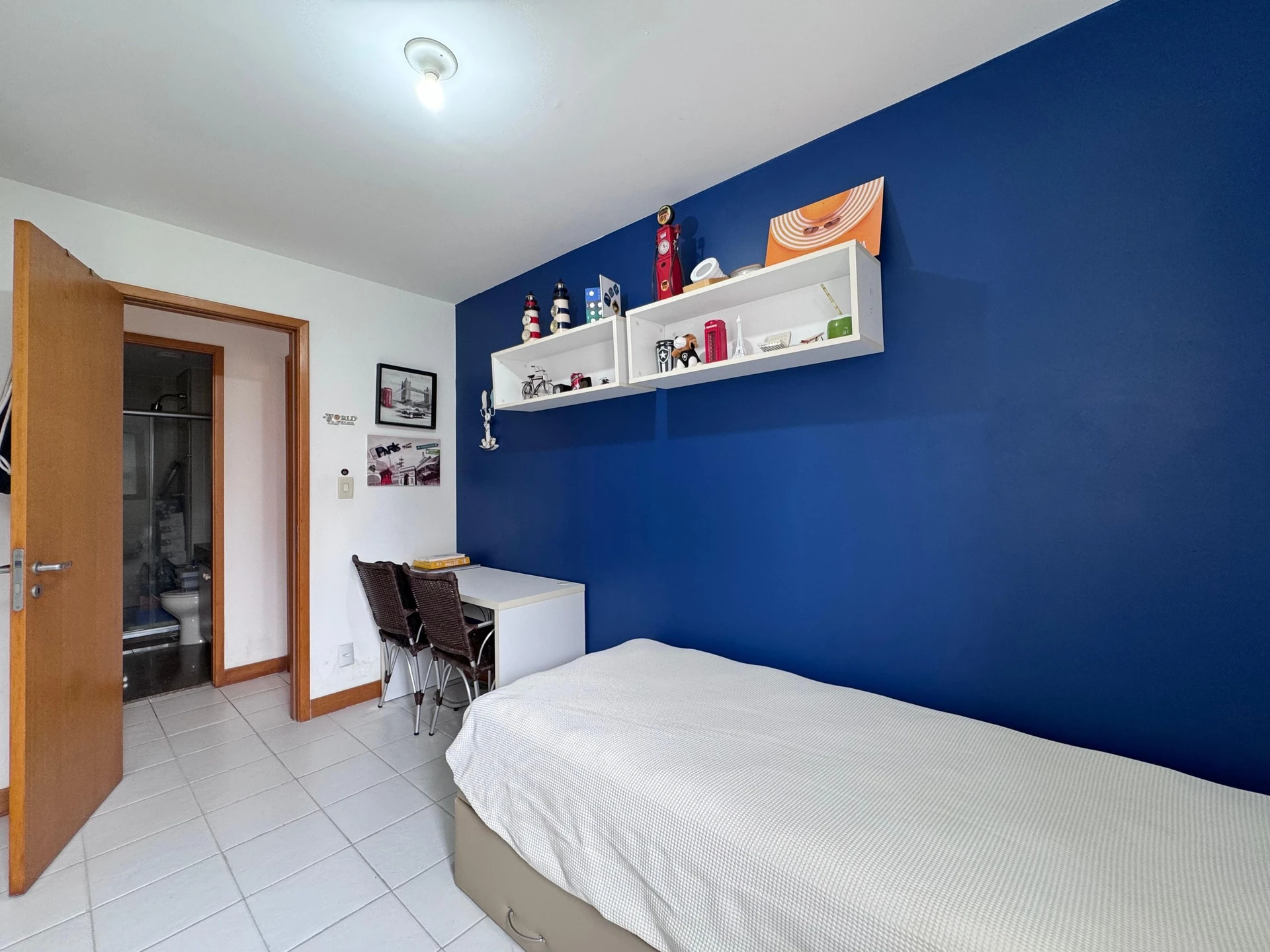 Furnished 2-bedroom apartment with 1 suite — photo 17
