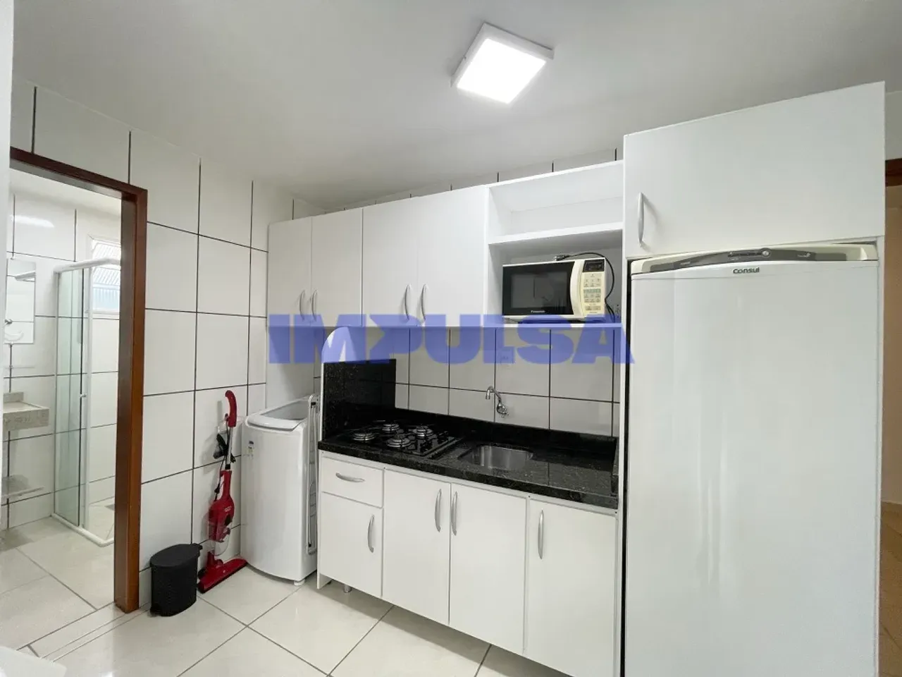 Furnished 1-bedroom apartment with an open-plan kitchen