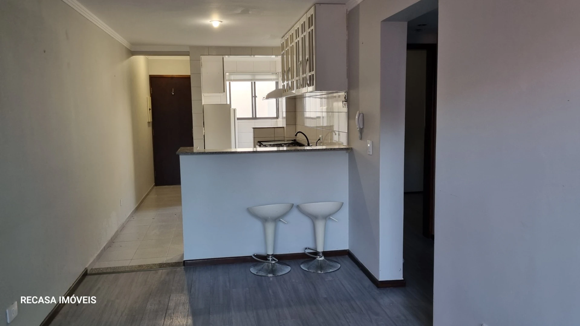 2-bedroom apartment with a washing machine in Curitiba — photo 27