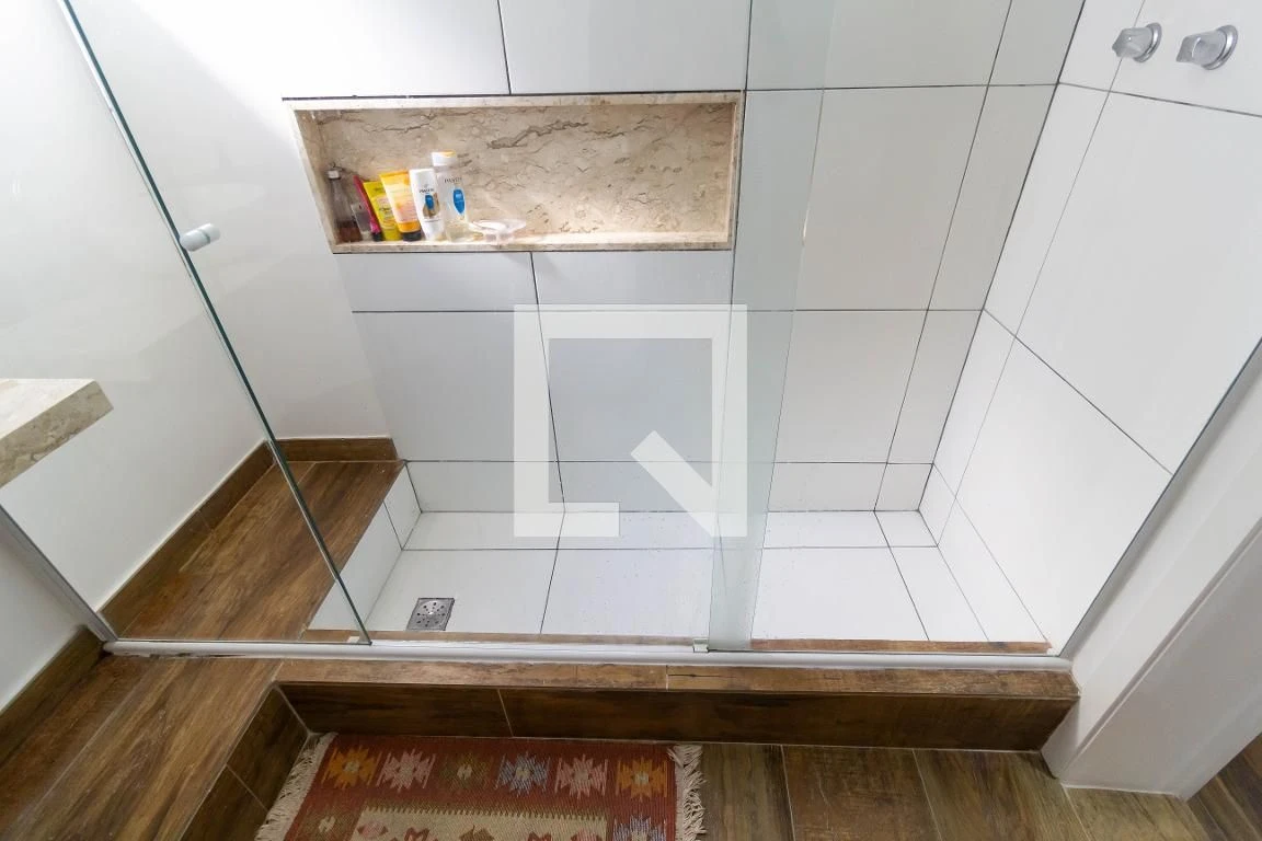 125 m² apartment with a jacuzzi and a bathtub — photo 36
