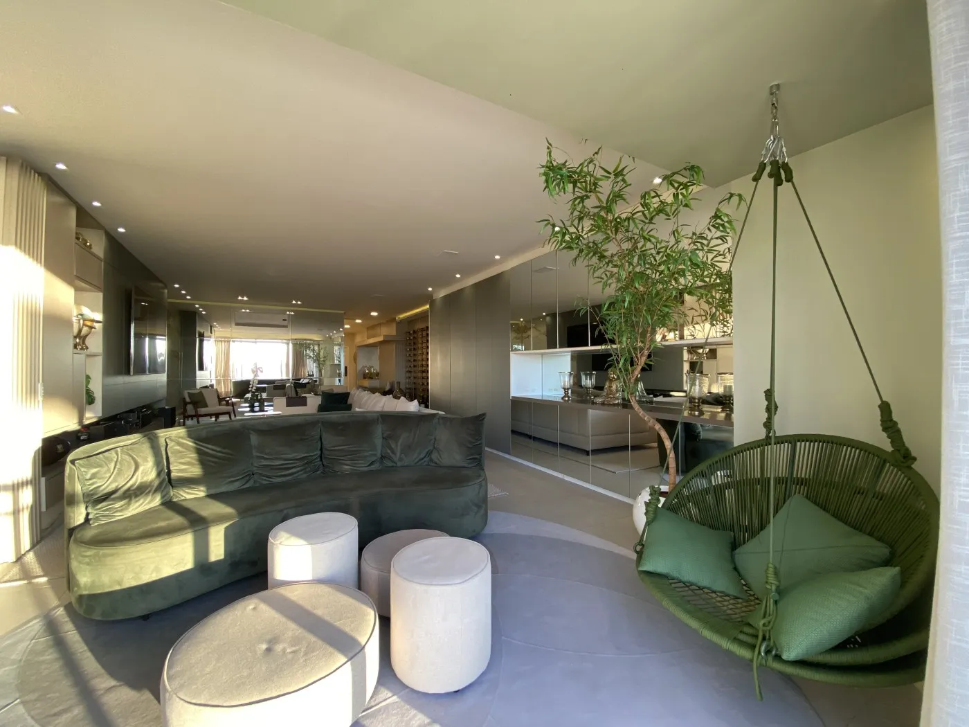 318 m² apartment with a bathtub and a water view — photo 6