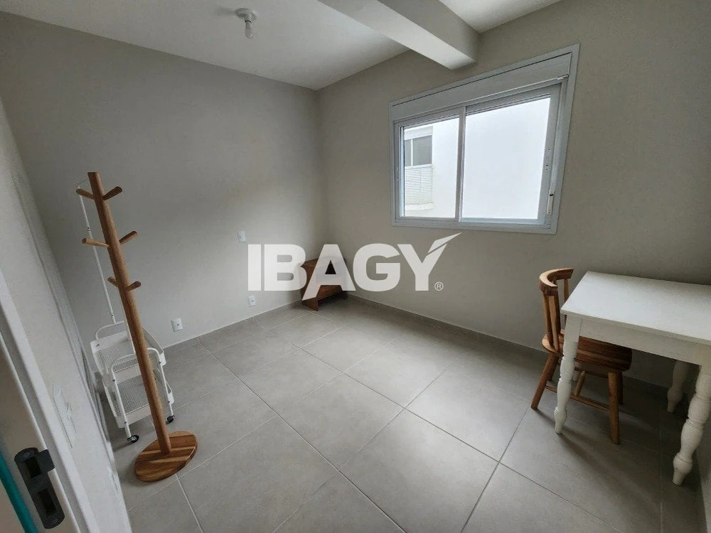Apartamento com 2 dormitórios e varanda com churrasqueira — photo 15