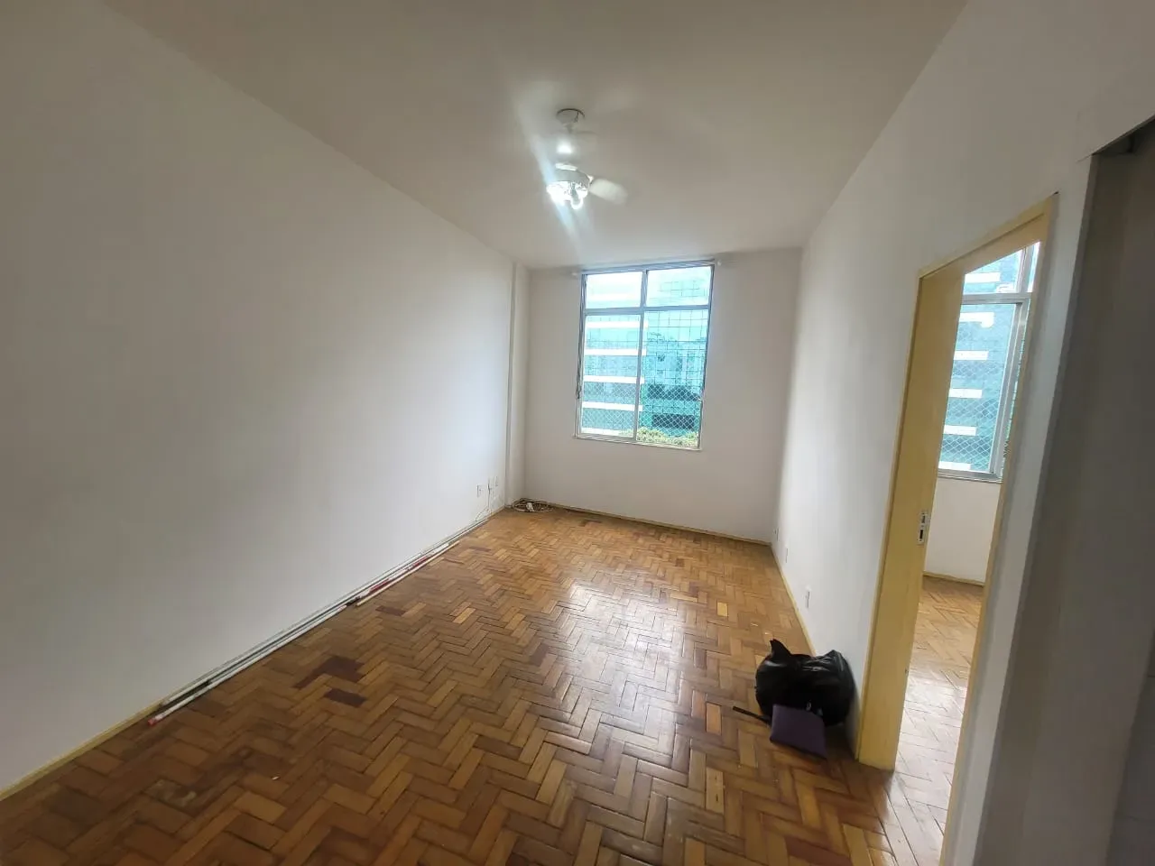 Apartment, 32 m², with wood or laminate floors — photo 8