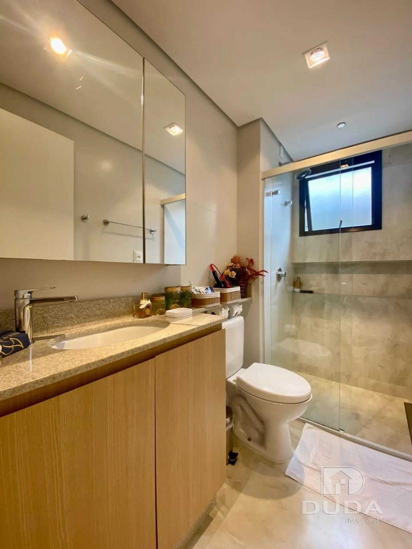 One-bedroom apartment with a water view — photo 4