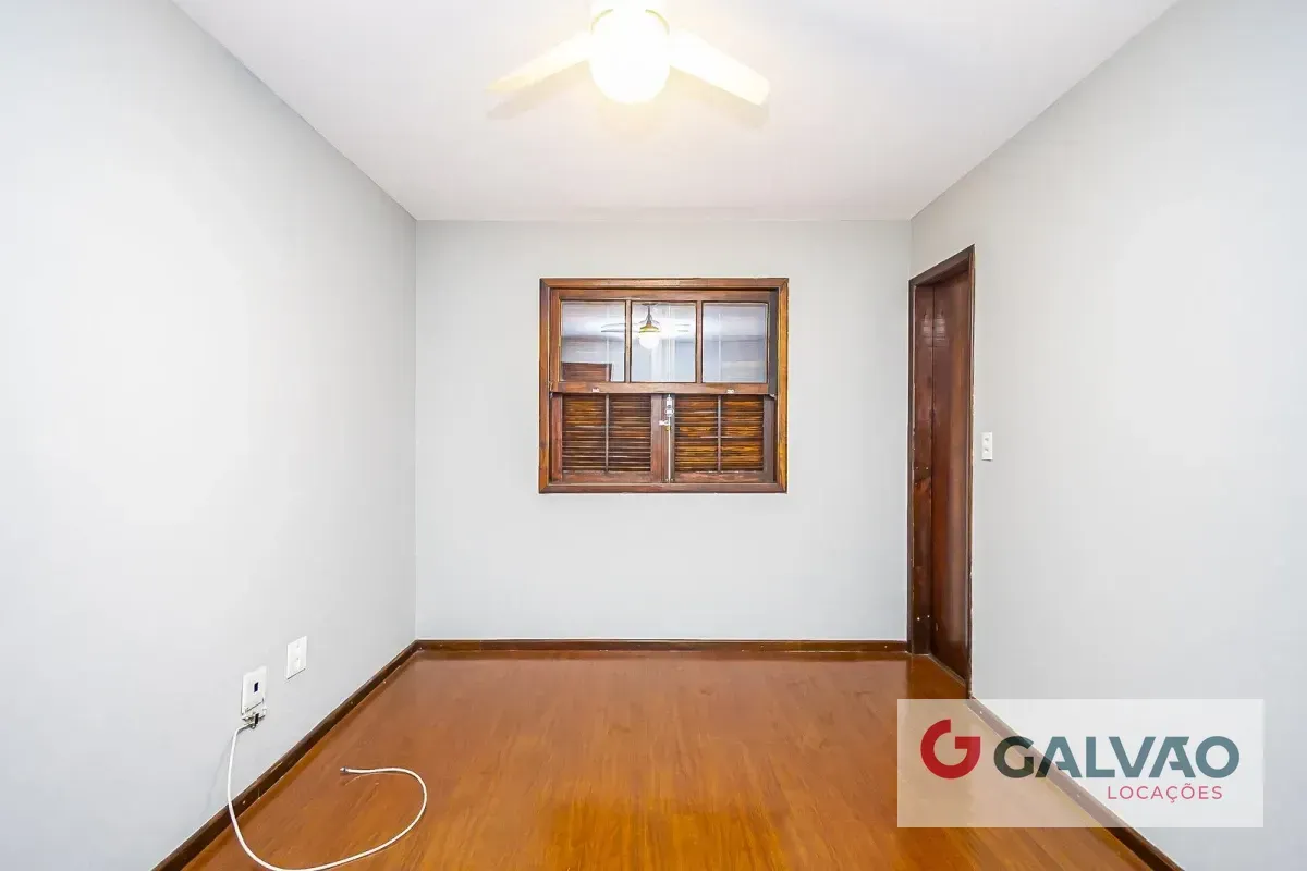 Two-story house with fitted kitchen and 2 parking spots — photo 24