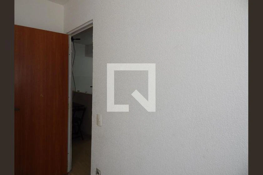 2-bedroom apartment in a building with a pool — photo 27