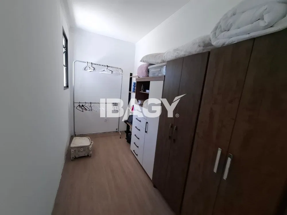 Furnished house with 4 en-suites and 220 m², no parking — photo 24