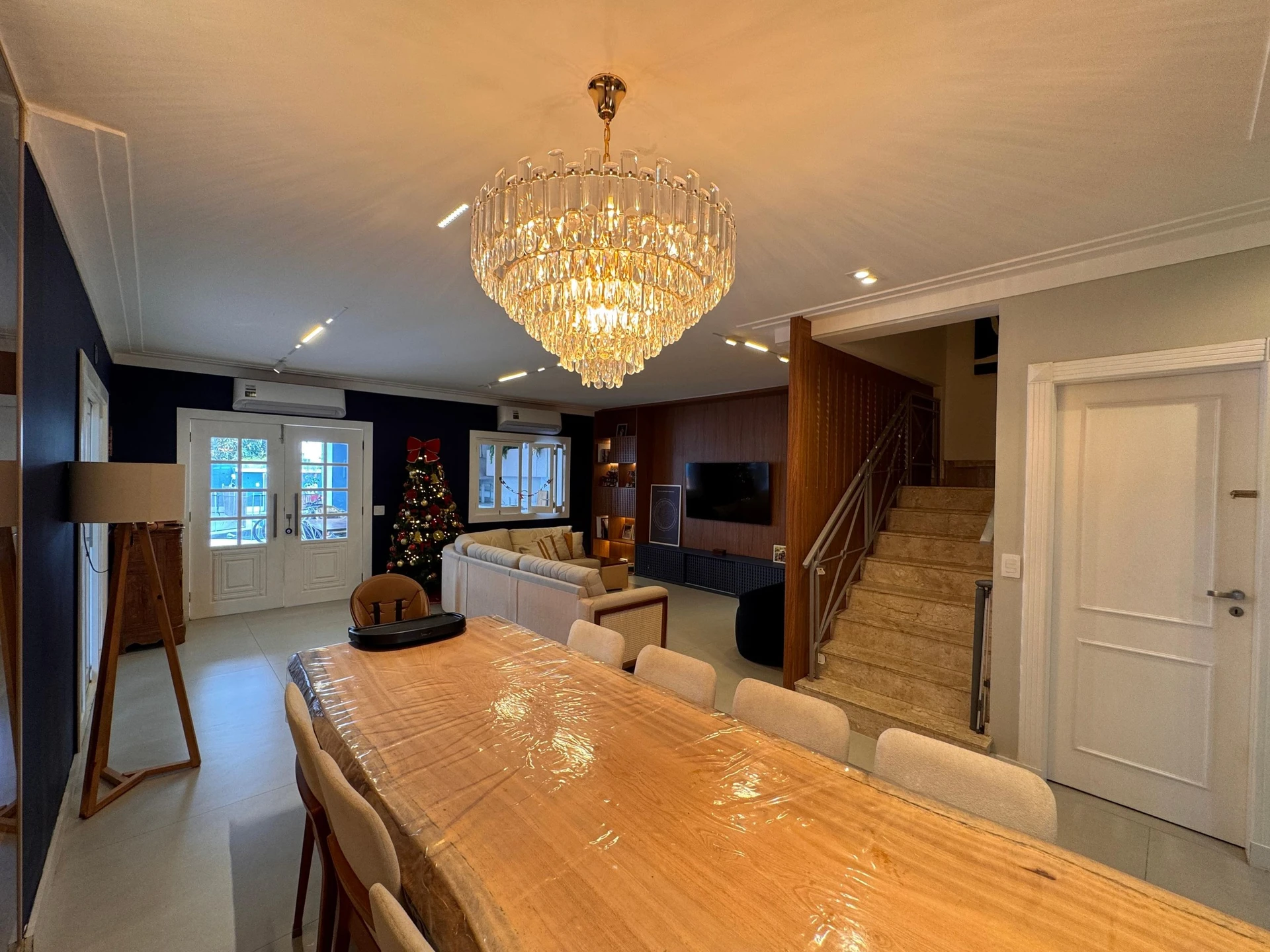 Furnished house, 550 m², with a bathtub — photo 33