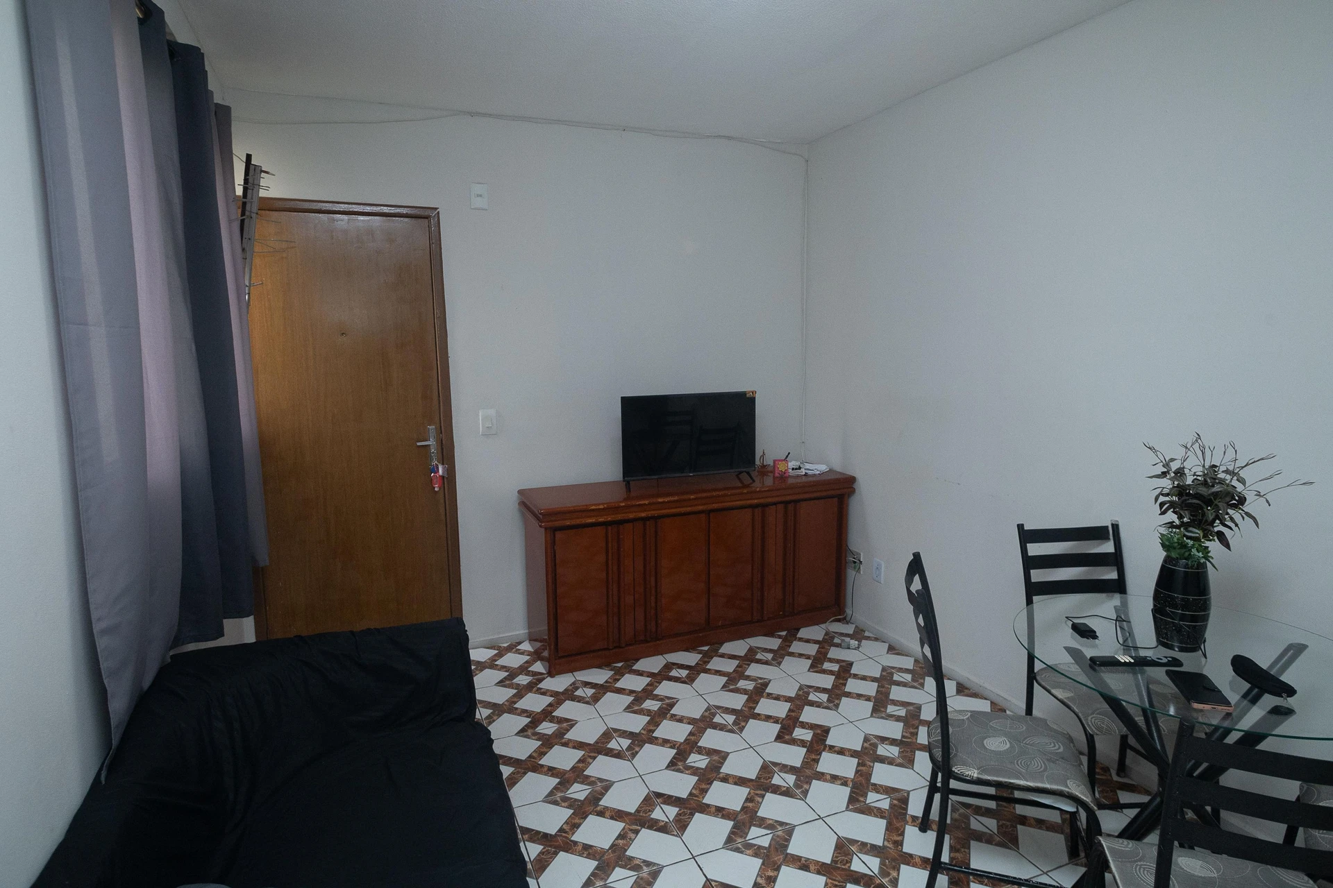 Rental apartment with 2 bedrooms and a private garden — photo 9