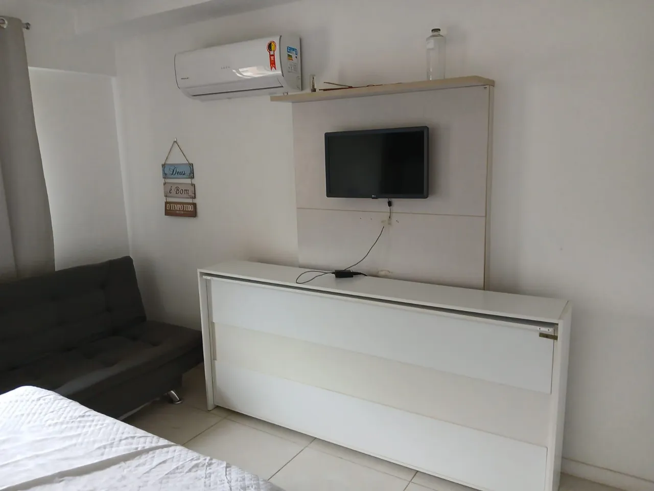 One-bedroom apartment in a building with a gym — photo 3