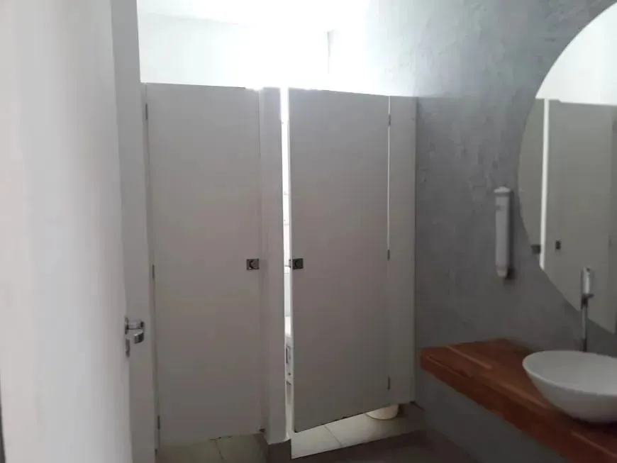 Unfurnished house with 5 bedrooms and 3 bathrooms — photo 4