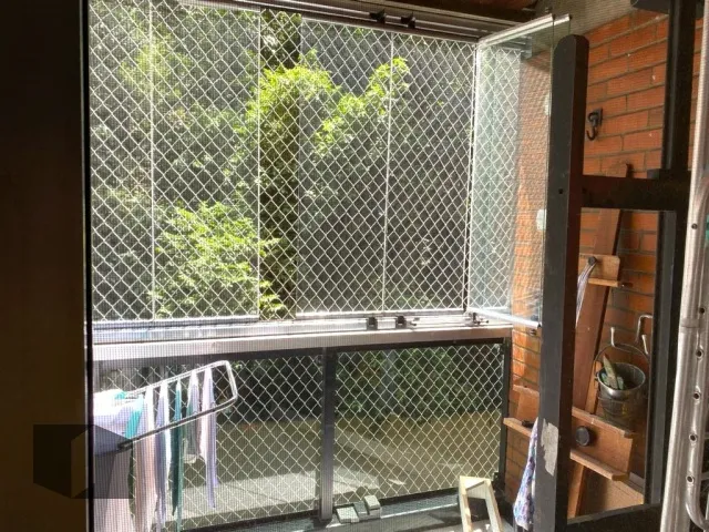 Apartment with a laundry area and 4 bedrooms — photo 26