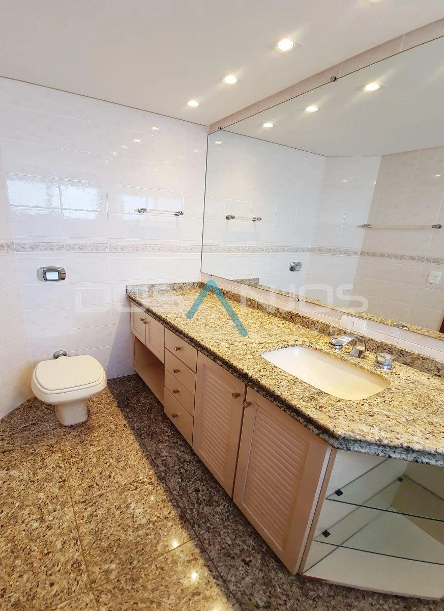 Furnished apartment with 4 bedrooms and 270 m² — photo 12
