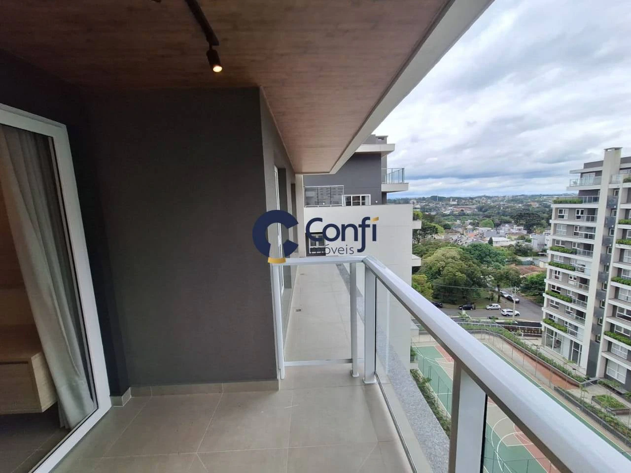 3-bedroom apartment with a grill on the balcony — photo 13