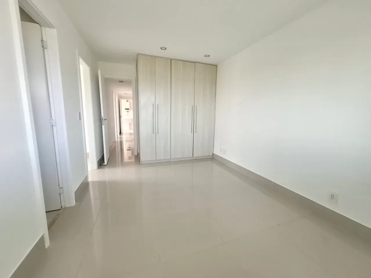 Apartment, 122 m², with a glass-enclosed balcony — photo 3
