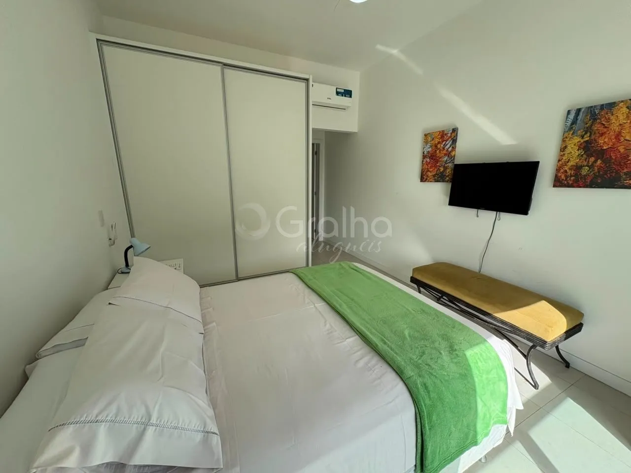 Furnished 129 m² apartment with 2 bedrooms and balcony — photo 22