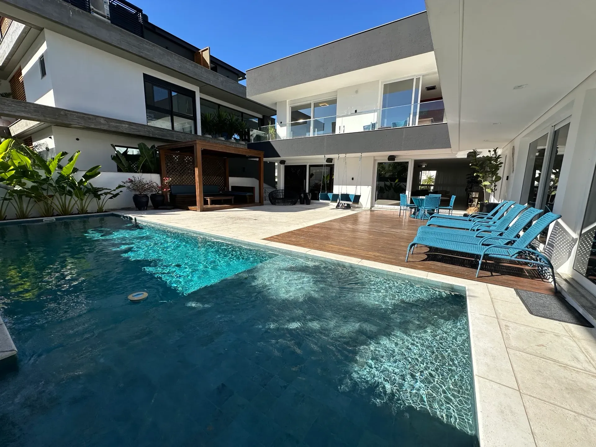 Casa mobiliada com 9 suítes e jacuzzi no prédio — photo 6