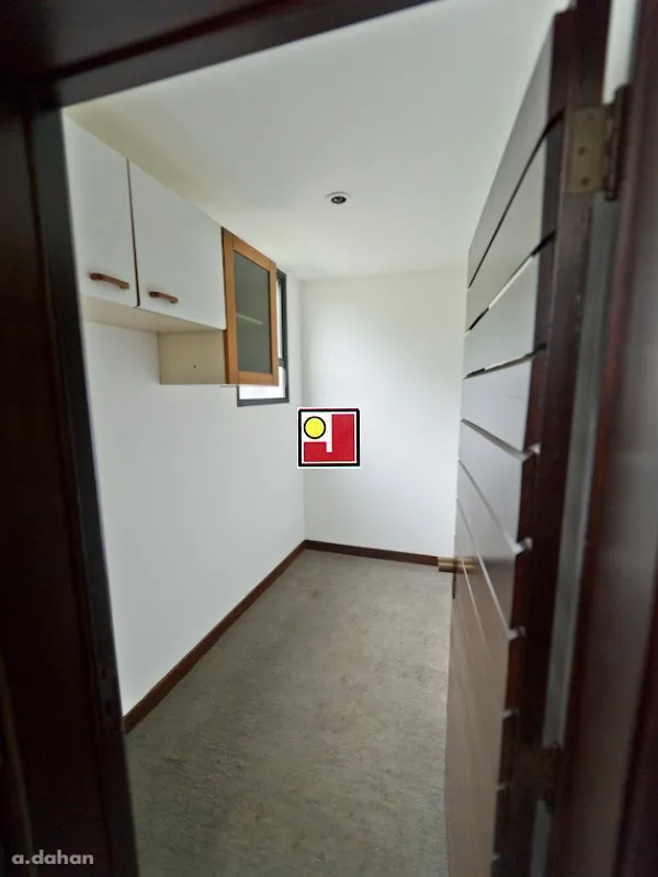 4-bedroom apartment with a glass-enclosed balcony — photo 50