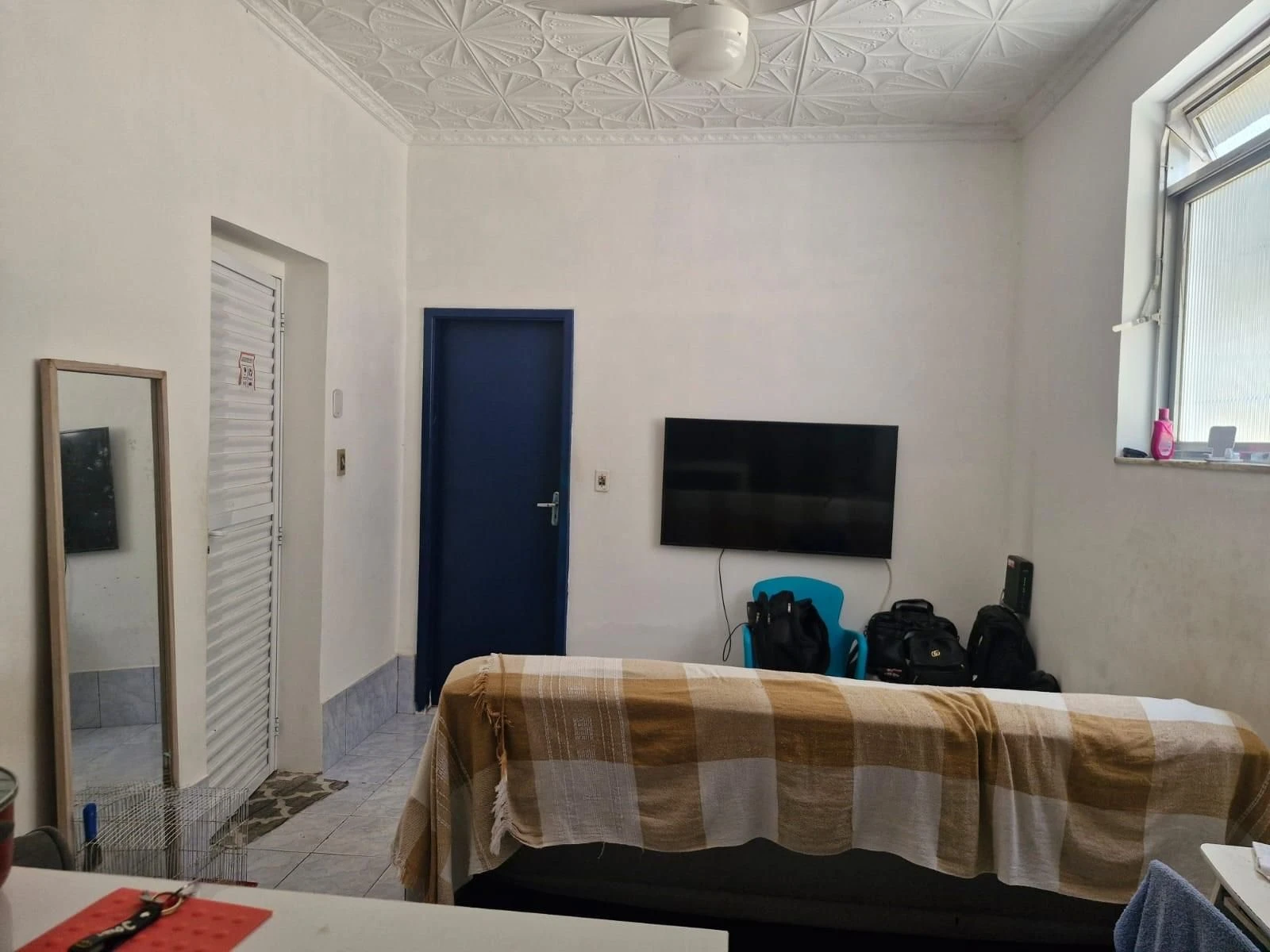 Furnished house with a closed gas kitchen