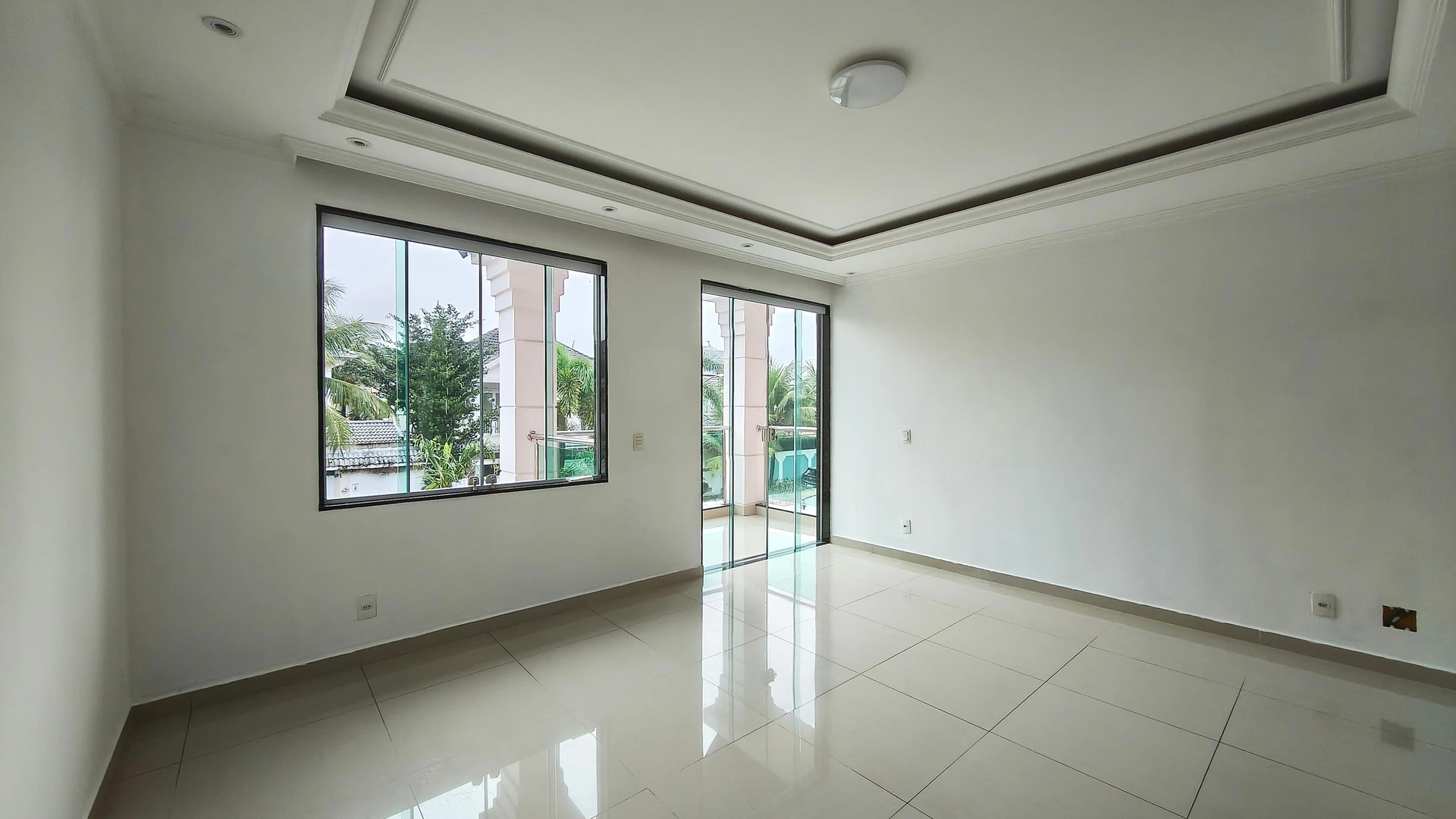 House, 241 m², with floor-to-ceiling windows — photo 16