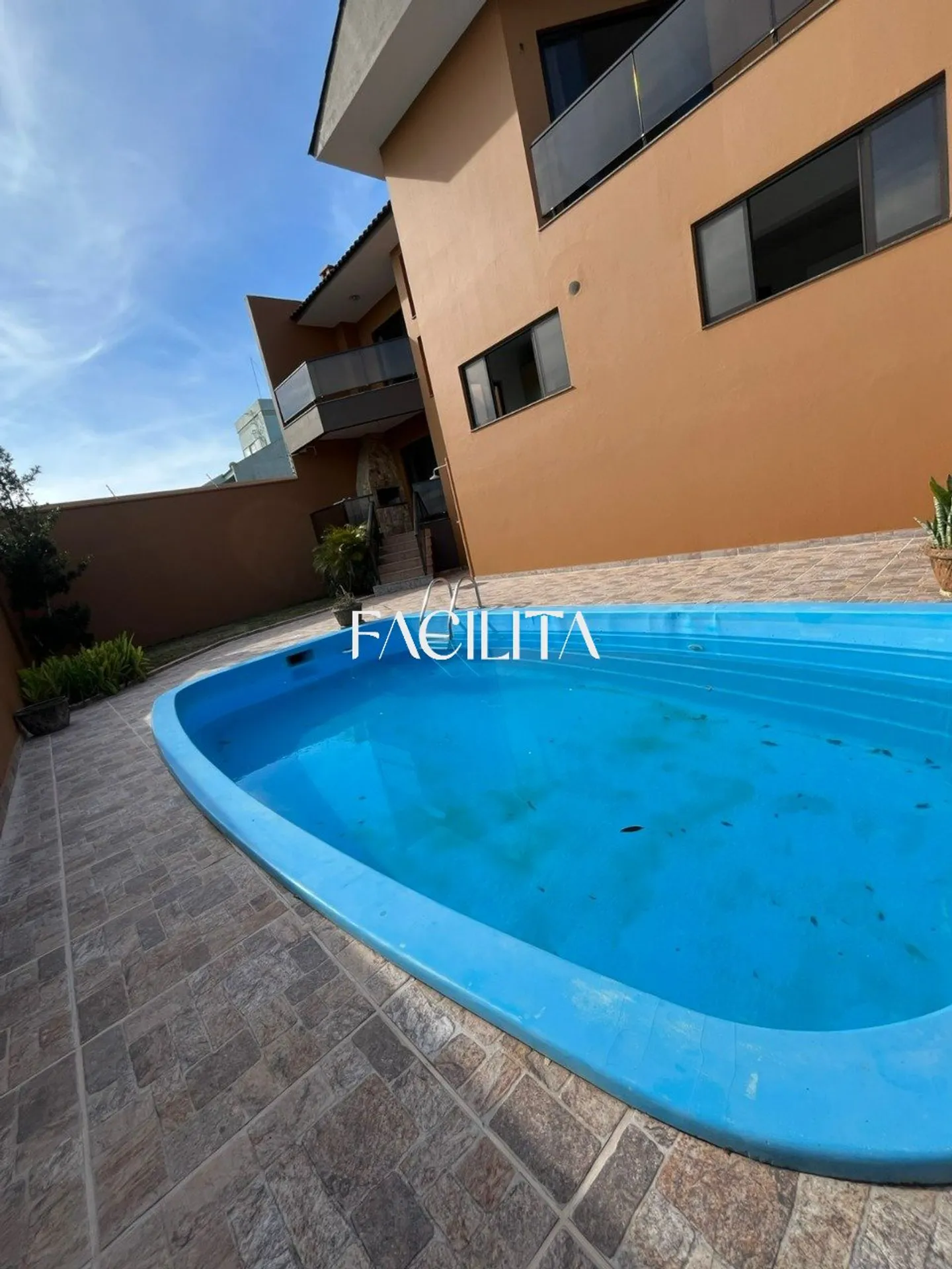 Furnished 456 m² house with 3 en-suite bedrooms and pool — photo 53