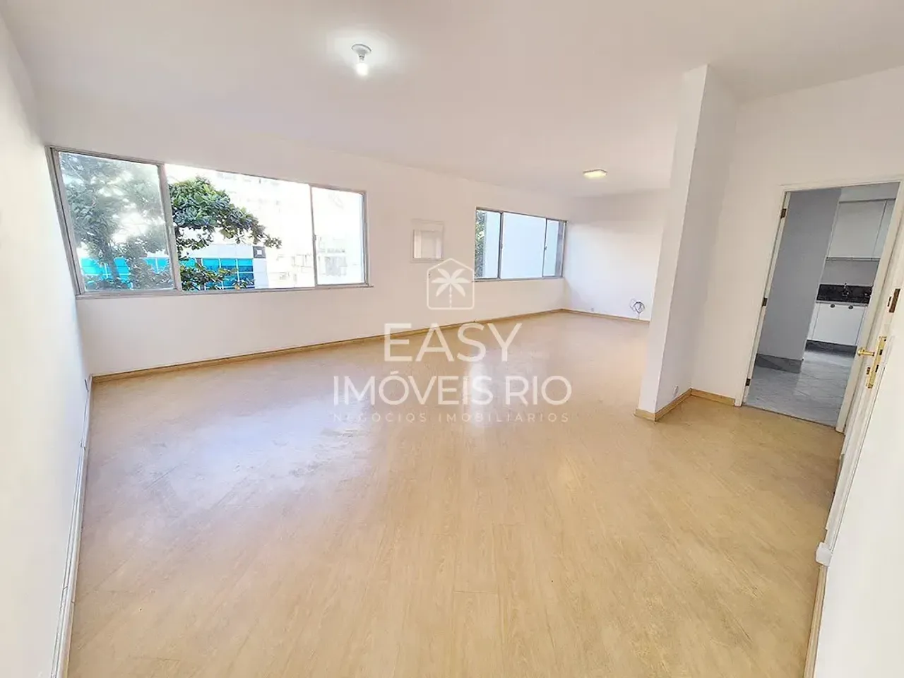 Apartamento sem mobília com 3 quartos e 4 banheiros — photo 2