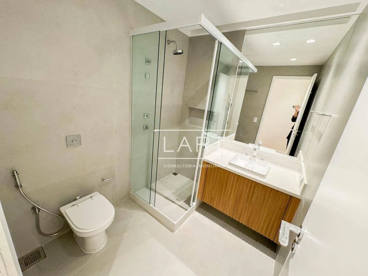 Панорамні вікна та 3 спальні: квартира 150 м² — photo 19