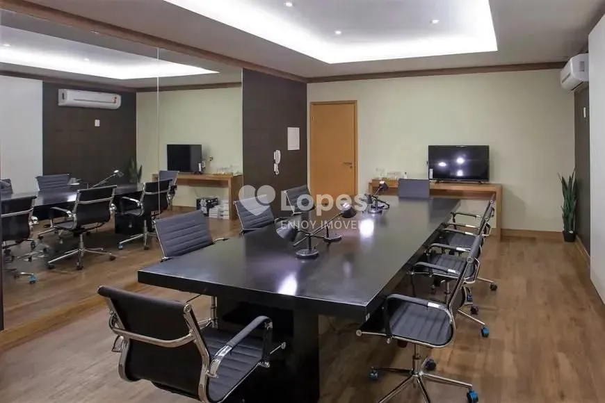Furnished 2-bedroom apartment with a desk and 71 m² — photo 37