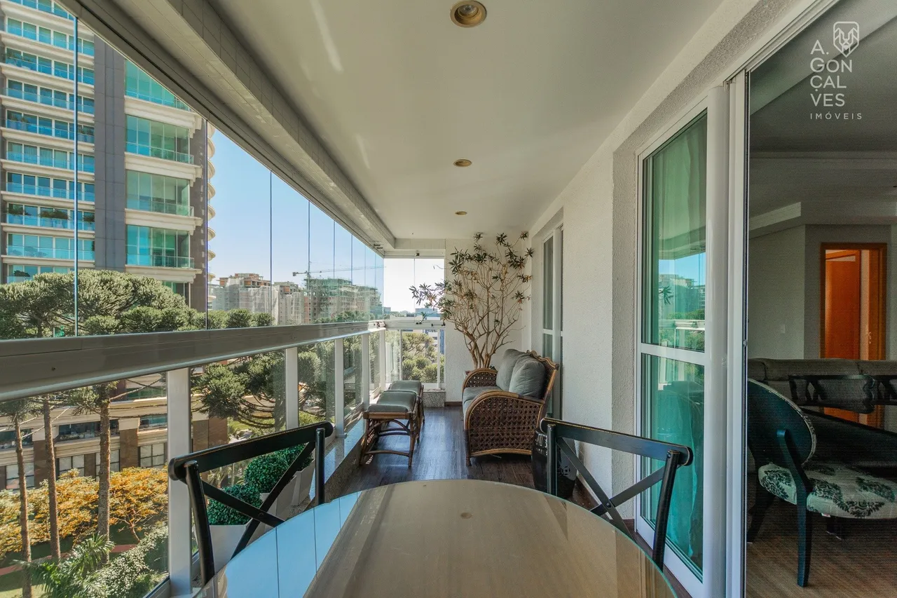Furnished apartment with 3 bedrooms and open-plan kitchen — photo 3