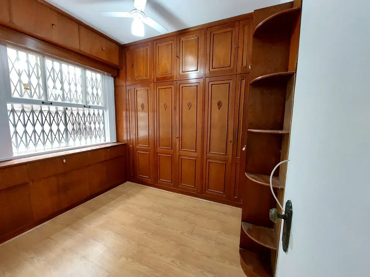 86 m² apartment with 3 bedrooms and a gas stove — photo 5