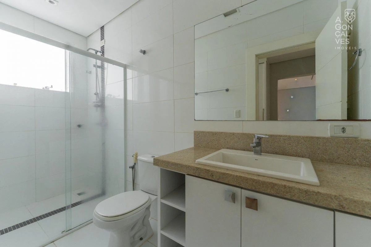 Furnished house with 3 en-suite bedrooms and balconies — photo 7