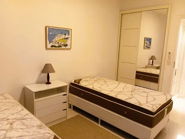 Furnished apartment with open-plan kitchen and 3 bedrooms — photo 31