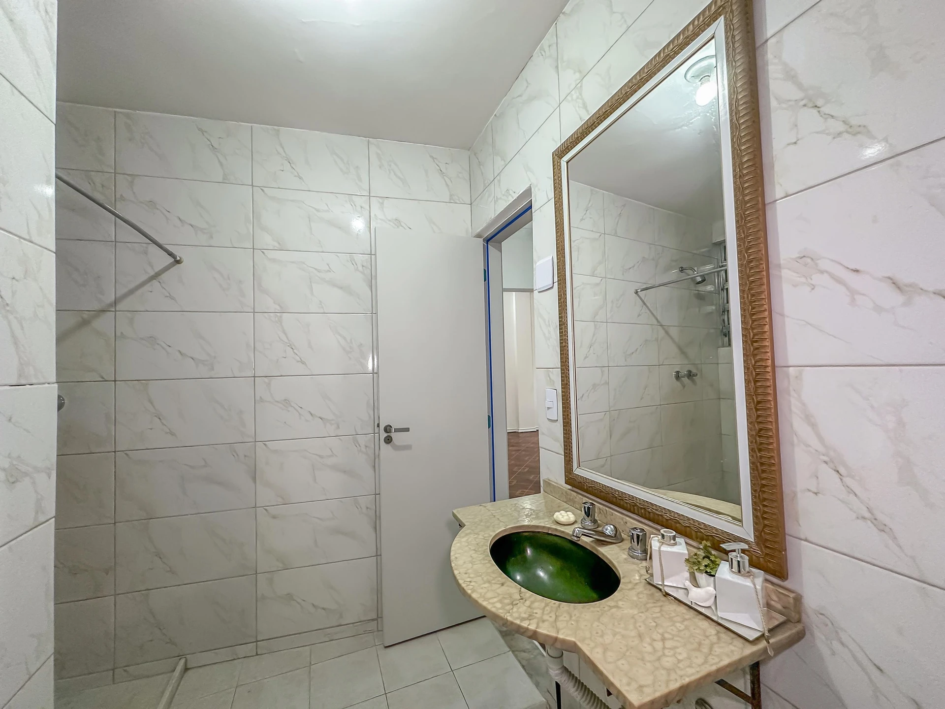Mountain view in a 2-bedroom apartment, 76 m² — photo 19