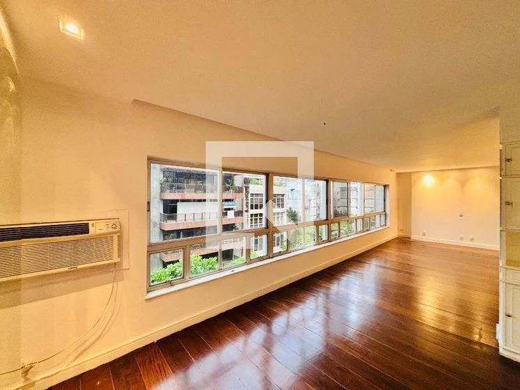 4-bedroom apartment with a walk-in closet in Rio de Janeiro — photo 16
