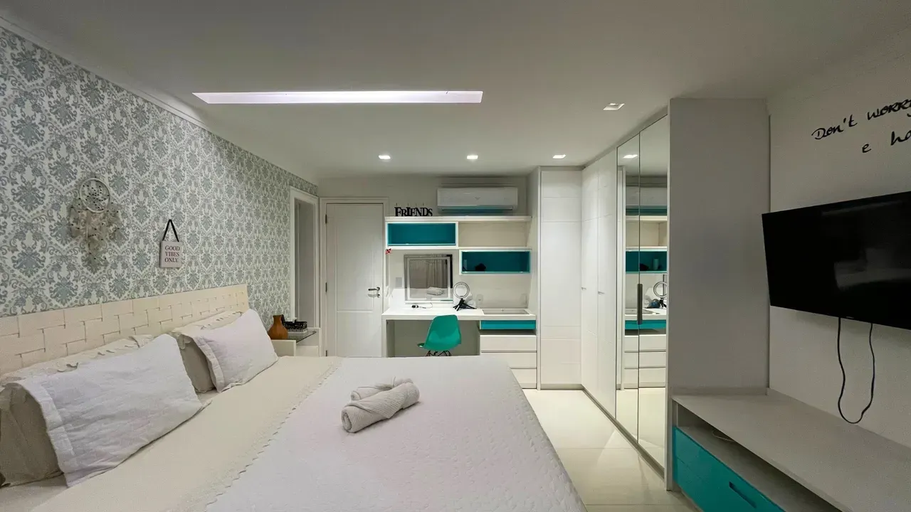Furnished house with 4 bedrooms and an open-plan kitchen — photo 37