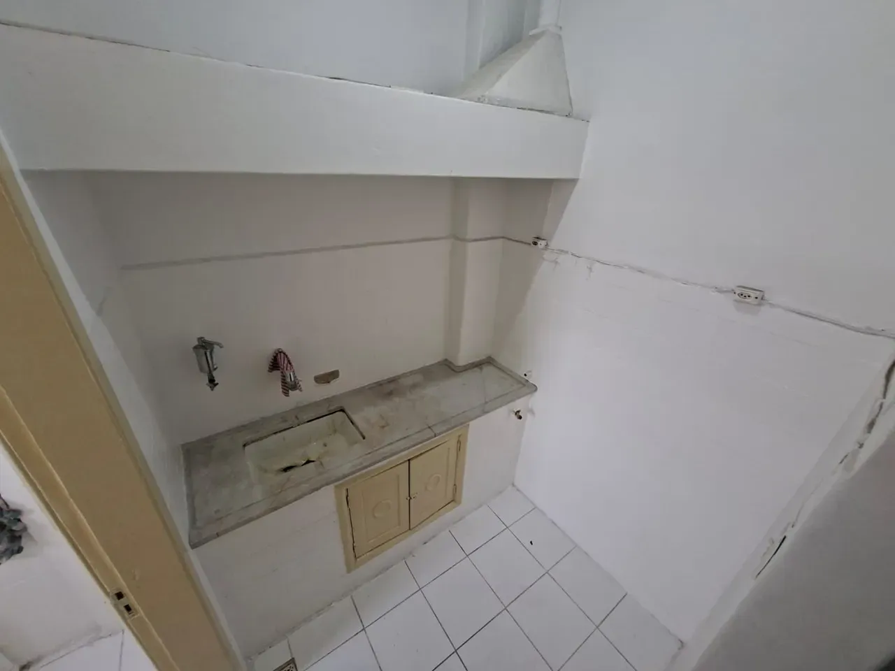 Apartamento com piso de madeira ou laminado, Centro — photo 2