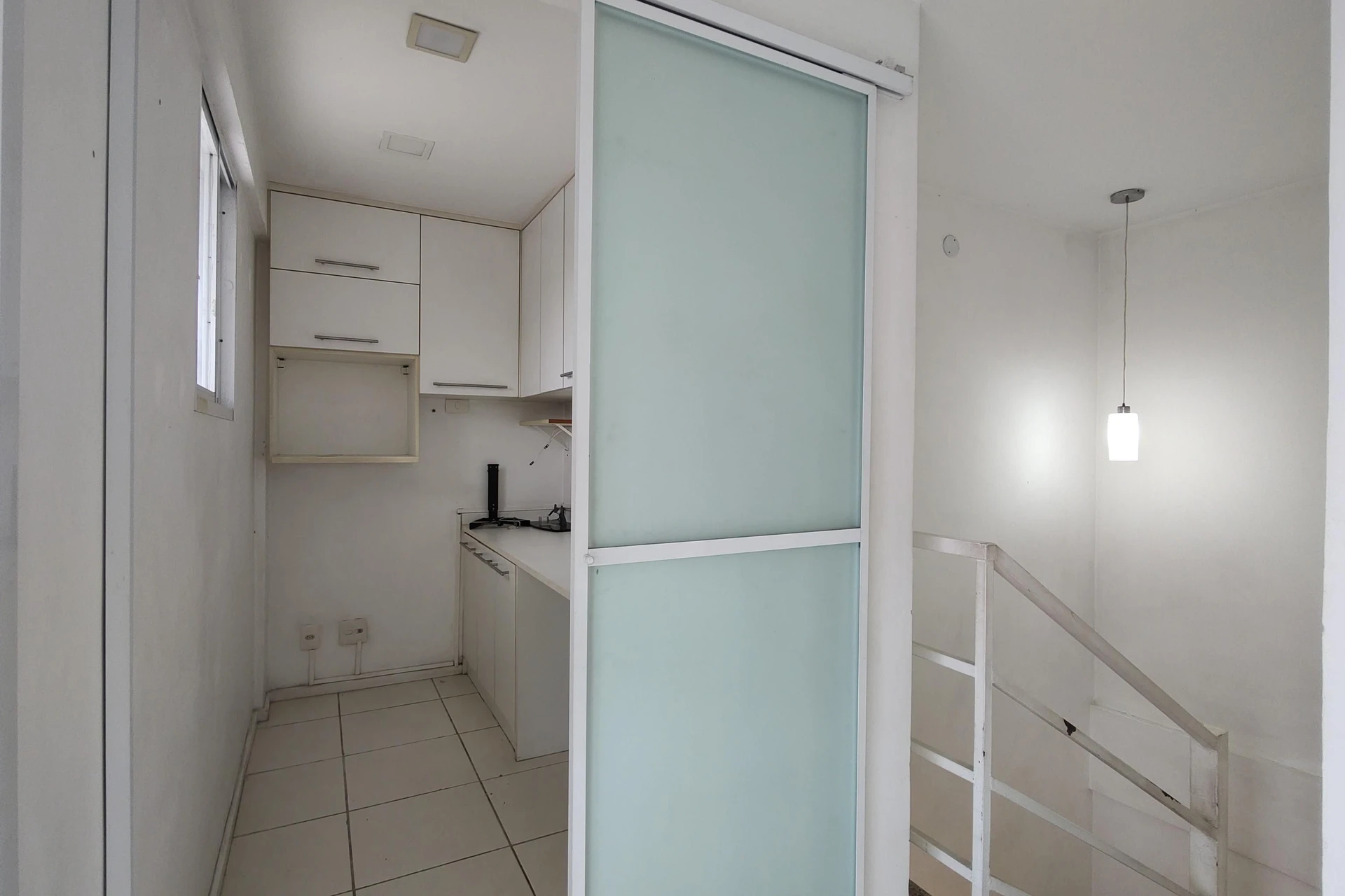 Furnished apartment with 3 bedrooms and 2 parking spots — photo 37