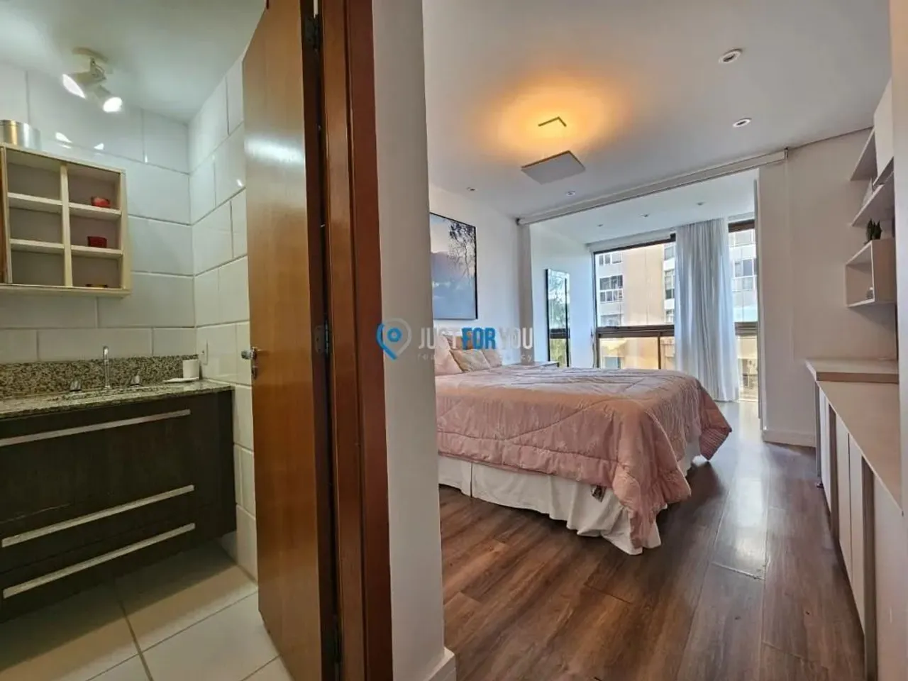 Apartamento mobiliado com 2 quartos e 2 banheiros, 100 m² — photo 14